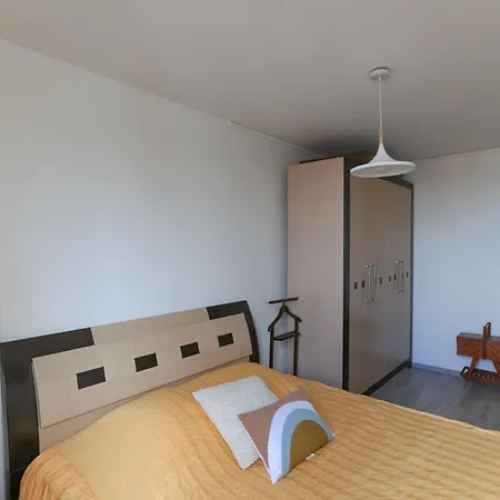 3 With Balcony In Pre-saint-gervais * Le Pre-Saint-Gervais